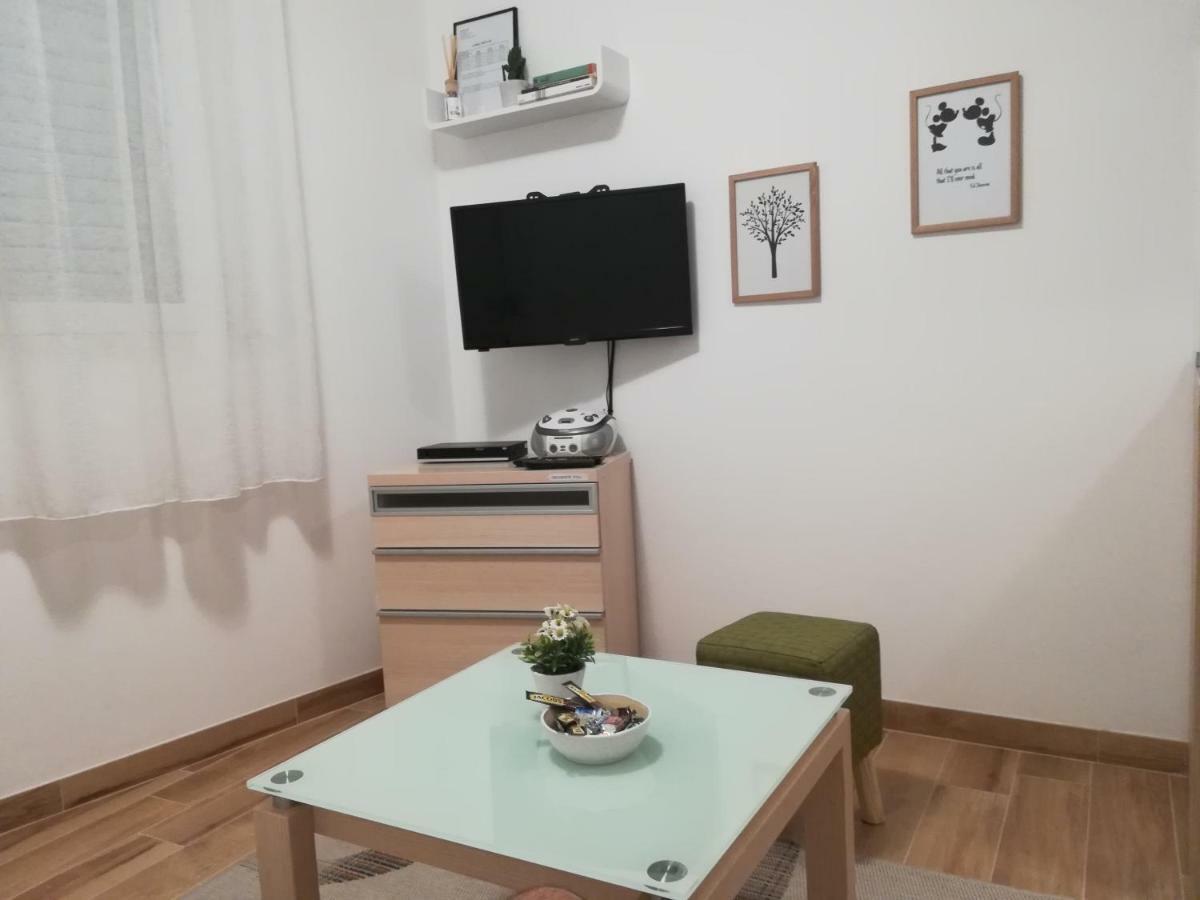 Iris Apartment 米利尼 外观 照片